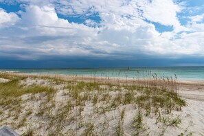 Beach - Splash of Lime West, Oceanfront Duplex in Emerald Isle, NC! (Emerald Isle)