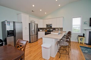 Kühlschrank, Mikrowelle, Geschirrspüler