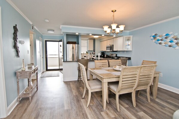 Dining - Summer Winds B-233, Oceanfront Condo in Indian Beach, NC! (Indian Beach)