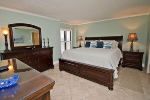 3 bedrooms, WiFi - Summer Winds B-235, Oceanfront Condo in Indian Beach, NC! (Indian Beach)