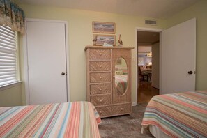 3 bedrooms, iron/ironing board, WiFi - Summer Winds C-324, Oceanfront Condo in Indian Beach, NC! (Indian Beach)