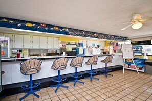 酒吧（店内）