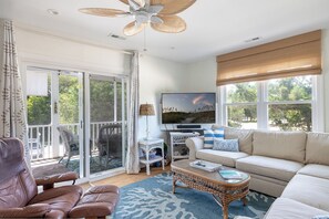 Smart-TV, DVD-spiller og bordtennis