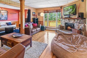 Smart TV, fireplace