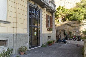 Exterior detail - Piazza San Luigi 9 - One Bedroom Apartment, Sleeps 4 (Naples)