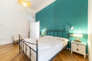 1 bedroom, bed sheets - Piazza San Luigi 9 - One Bedroom Apartment, Sleeps 4 (Naples)