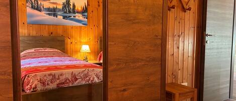 2 chambres, lit parapluie, Wi-Fi gratuit, draps fournis