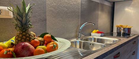 Refrigerador, horno, parrilla de estufa y lavavajillas