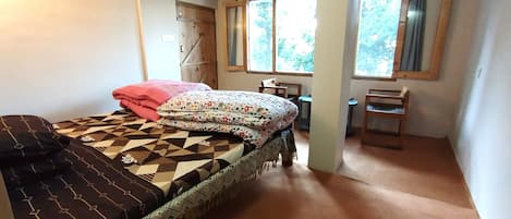 1 chambre, fer et planche à repasser, Wi-Fi, draps fournis
