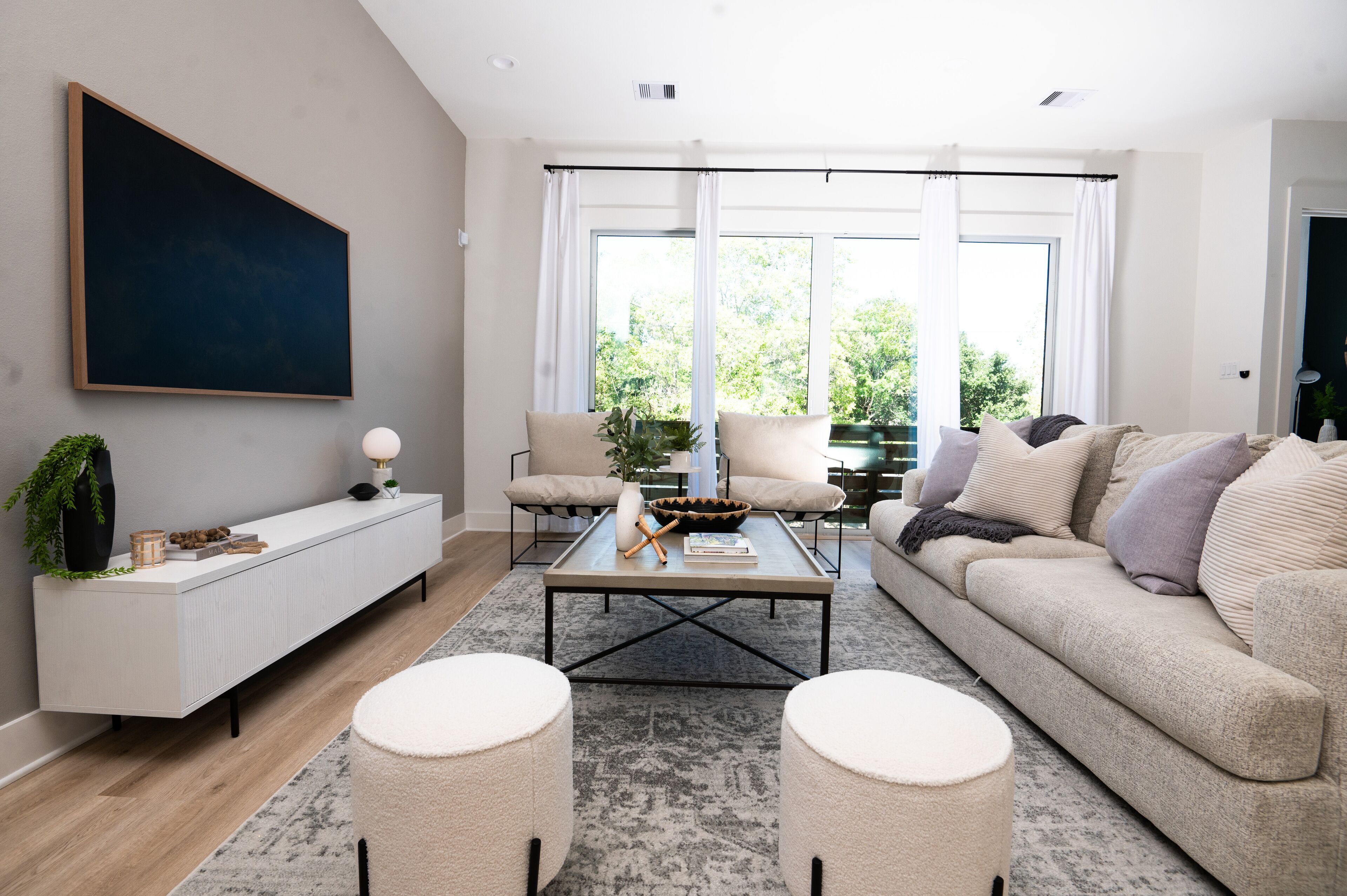 Stylish Urban Retreat: 3BR Home near Med Center, Downtown and more!