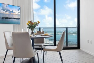 City Apartment, 2 Bedrooms, Ocean View, Oceanfront1609 | Living area | 55-inch Smart TV with cable channels