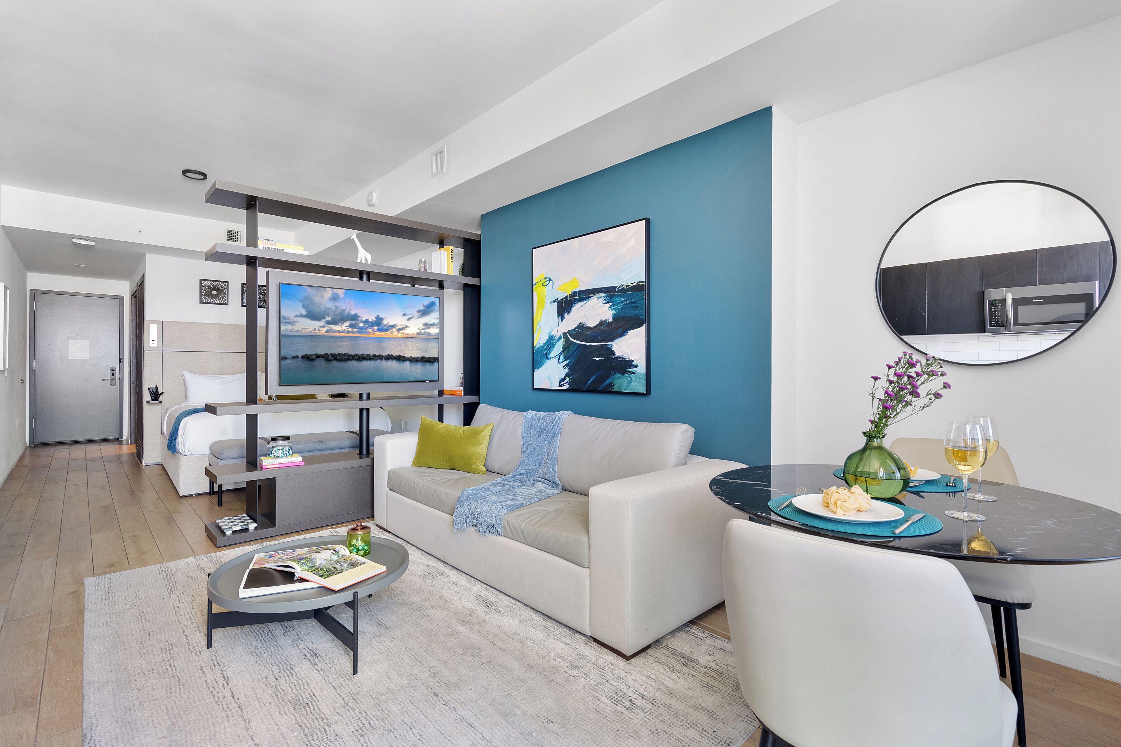 Studio Deluxe, 1 très grand lit et 1 canapé-lit, vue sur la baie | Draps en coton égyptien, literie de qualité, couette en duvet