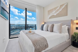 Apartament urbà, 2 dormitoris, vistes a l'oceà, primera línia de mar | 1 dormitori, llençols de cotó egipci i roba de llit d'alta qualitat