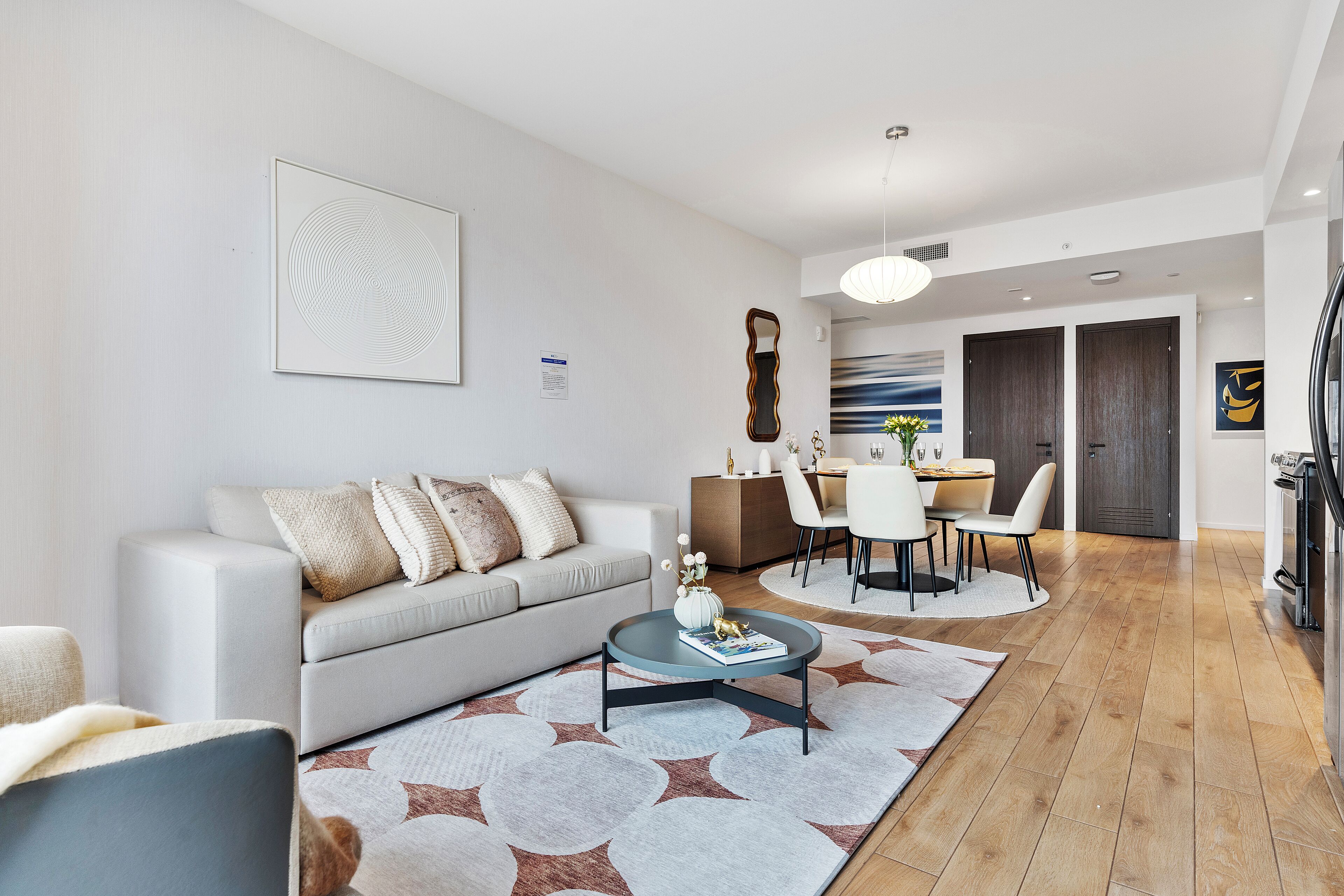 Premium Apartment2418 | Living area | 55-inch Smart TV with cable channels