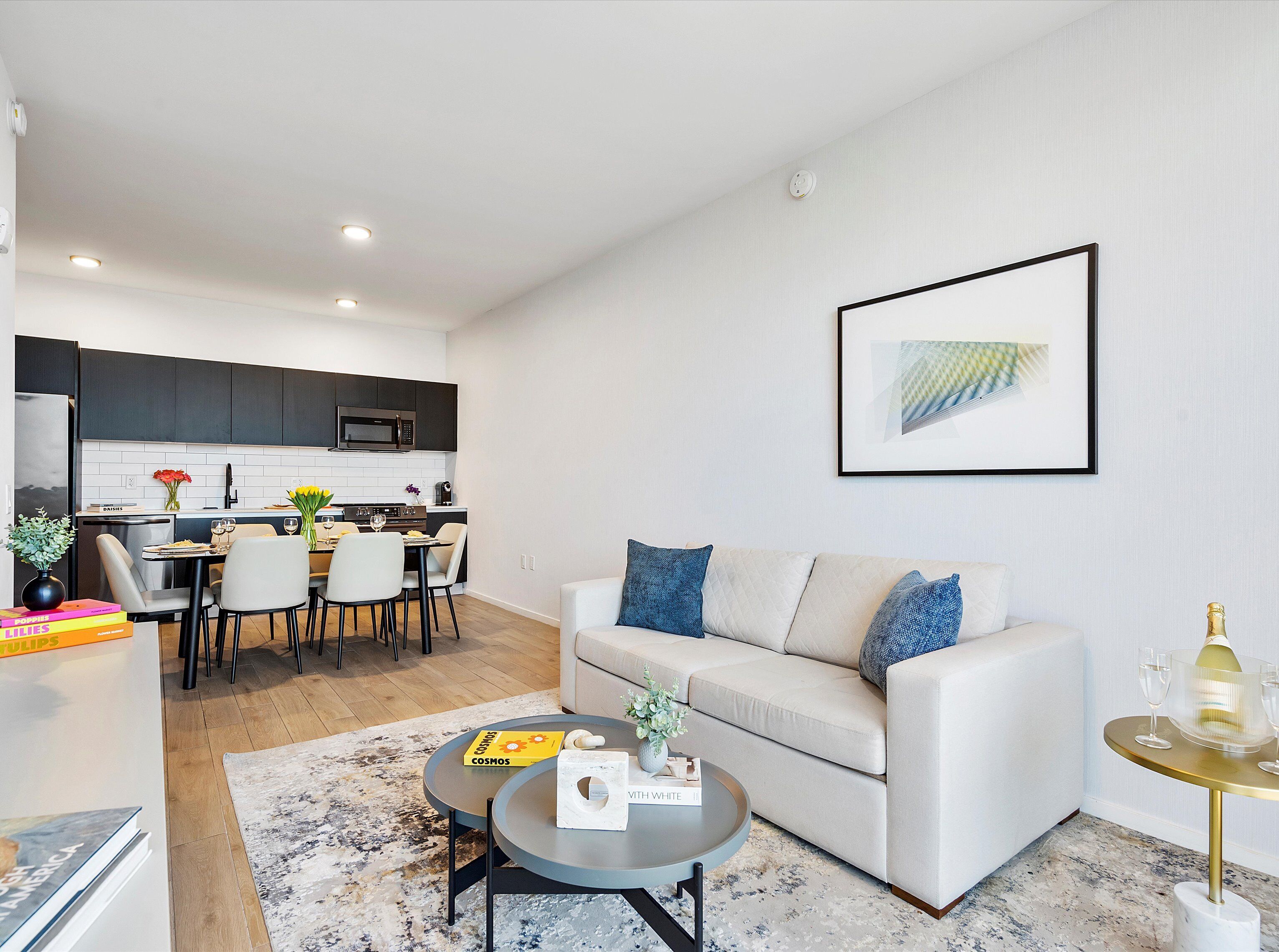 Deluxe Apartment, 1 King Bed with Sofa bed, City View2619 | Living area | 55-inch Smart TV with cable channels