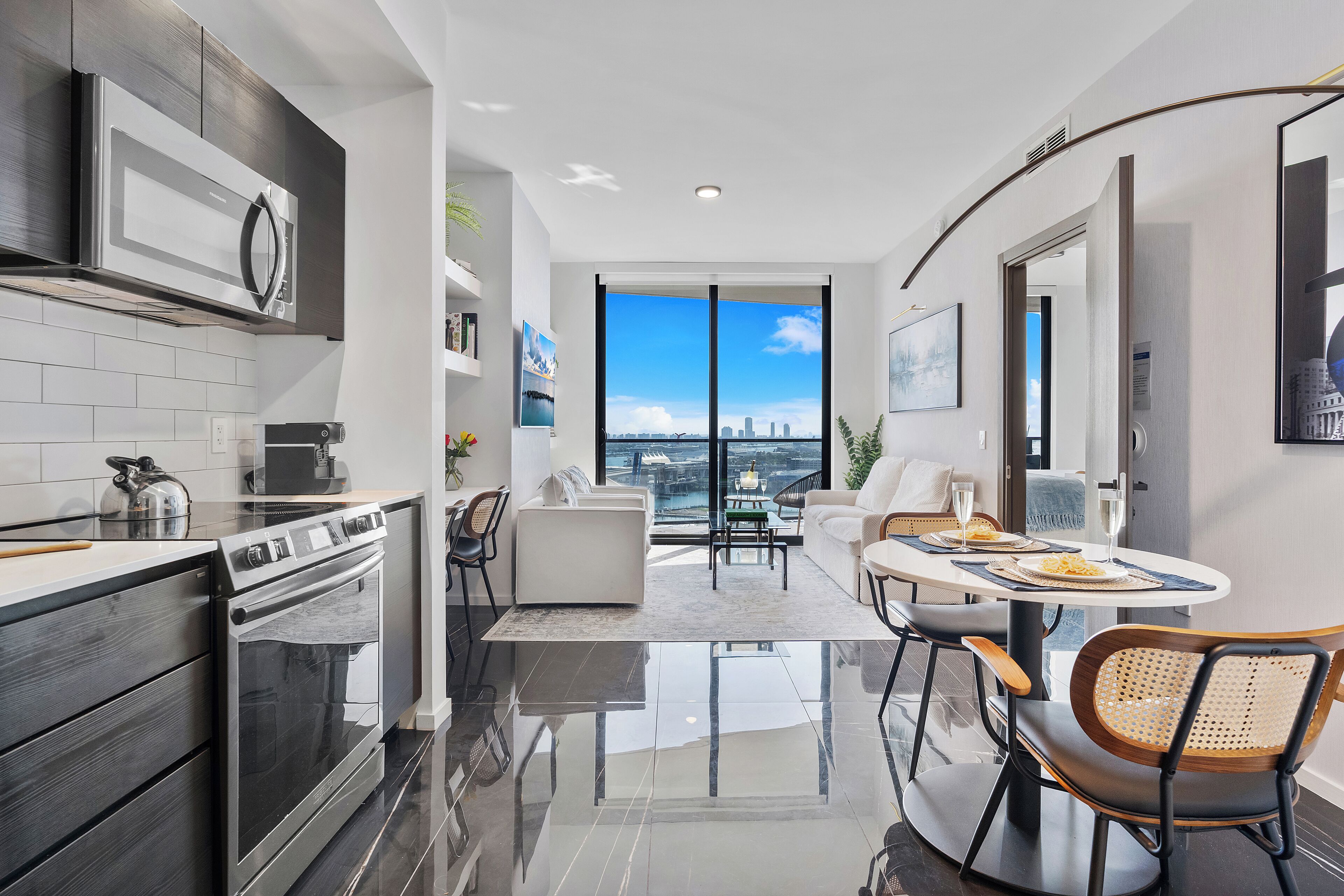 Classic Apartment, 2 Bedrooms, Kitchen | Private kitchen | Full-size fridge, microwave, oven, stovetop