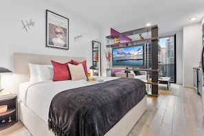 Estudio Deluxe, 1 cama King size y sofá cama, vista a la bahía | Sábanas de algodón egipcio, ropa de cama de alta calidad y edredón 