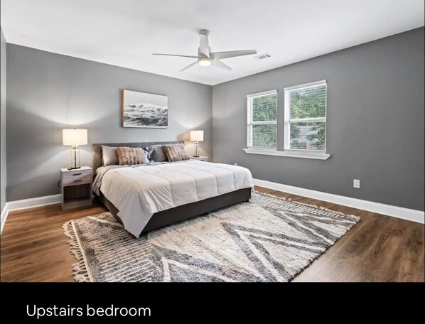 4 多间卧室、熨斗/熨衣板、WiFi、床单