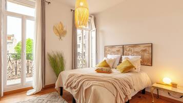 3 slaapkamers, een strijkplank/strijkijzer, gratis wifi, beddengoed