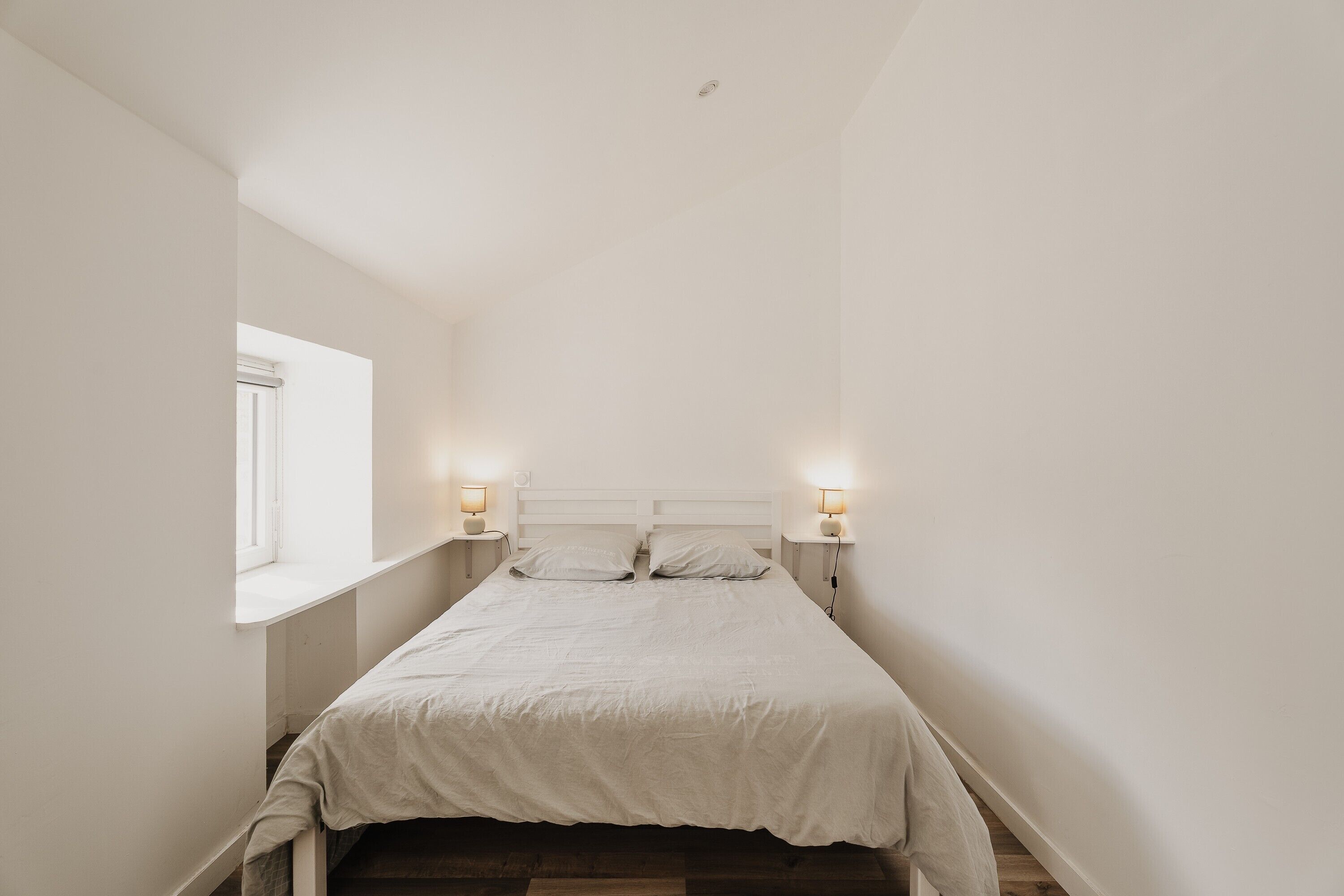 2 habitaciones, tabla de planchar con plancha y wifi gratis 