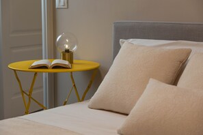 2 Schlafzimmer, Schreibtisch, Bügeleisen/Bügelbrett, WLAN