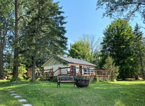Exterior - Kat's Cradle Cottage in Prince Edward County. Waterfront on the Reach! (Prince Edward)