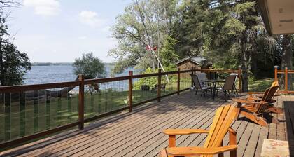 Kat's Cradle Cottage in Prince Edward County. Waterfront on the Reach!