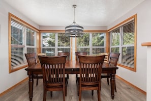 Dining - Beachcomber`s Retreat (Pacific City)