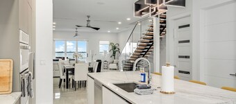 Riverview Oasis- Riverfront Paradise with Dock, Elevator, Private Pool & Kayaks