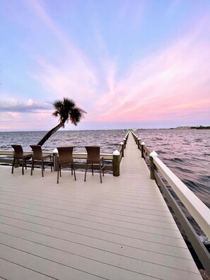 Terrace/patio - Riverview Oasis- Riverfront Paradise with Dock, Elevator, Private Pool & Kayaks (Melbourne)