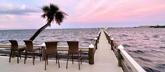 Riverview Oasis- Riverfront Paradise with Dock, Elevator, Private Pool & Kayaks