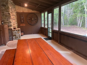 Interior - Charming, quiet 3-BR cottage; private access to cove and forest trails (Phippsburg)