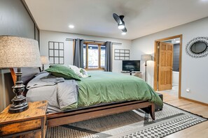 House (5 Bedrooms) | Interior