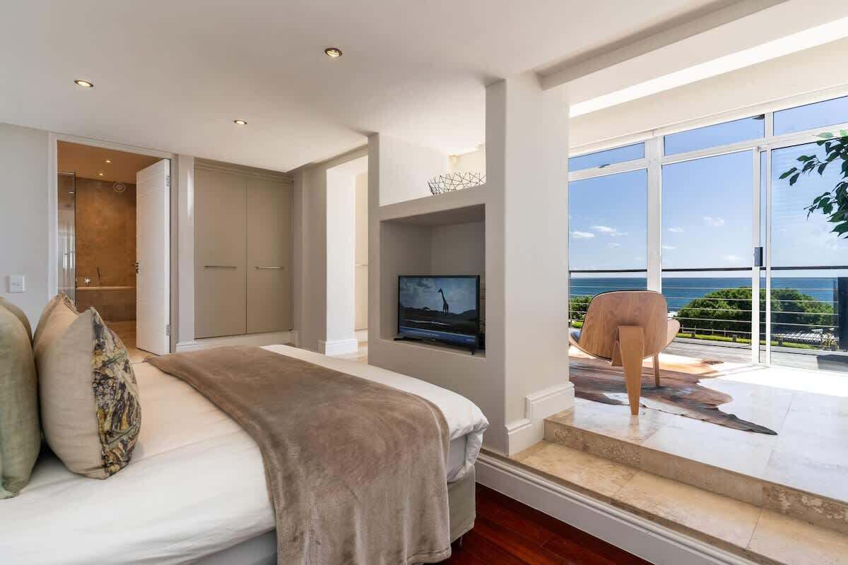 1 slaapkamer, een bureau, een strijkplank/strijkijzer, wifi