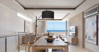 Camps Bay Grace - Villa with pool and ocean views