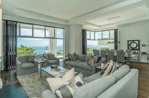 电视、壁炉、办公室