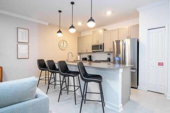 House (4 Bedrooms) | Interior