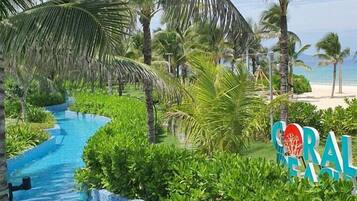 Outdoor pool, lifeguards on site