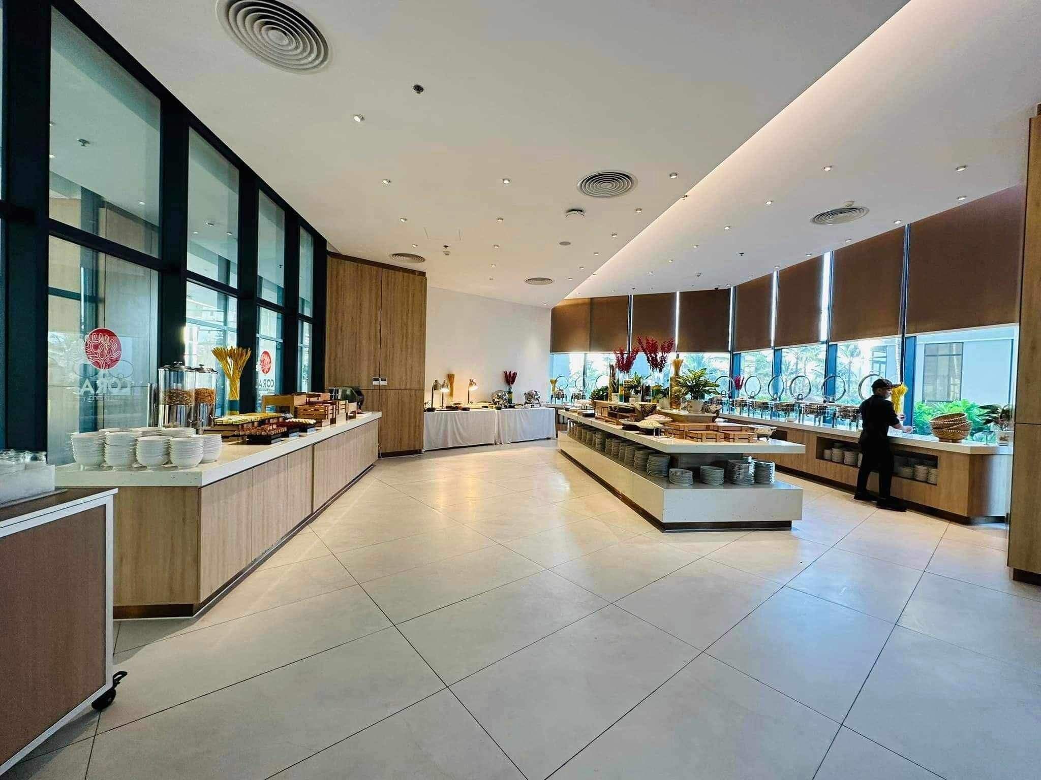 Petit déjeuner buffet servi tous les jours en supplément