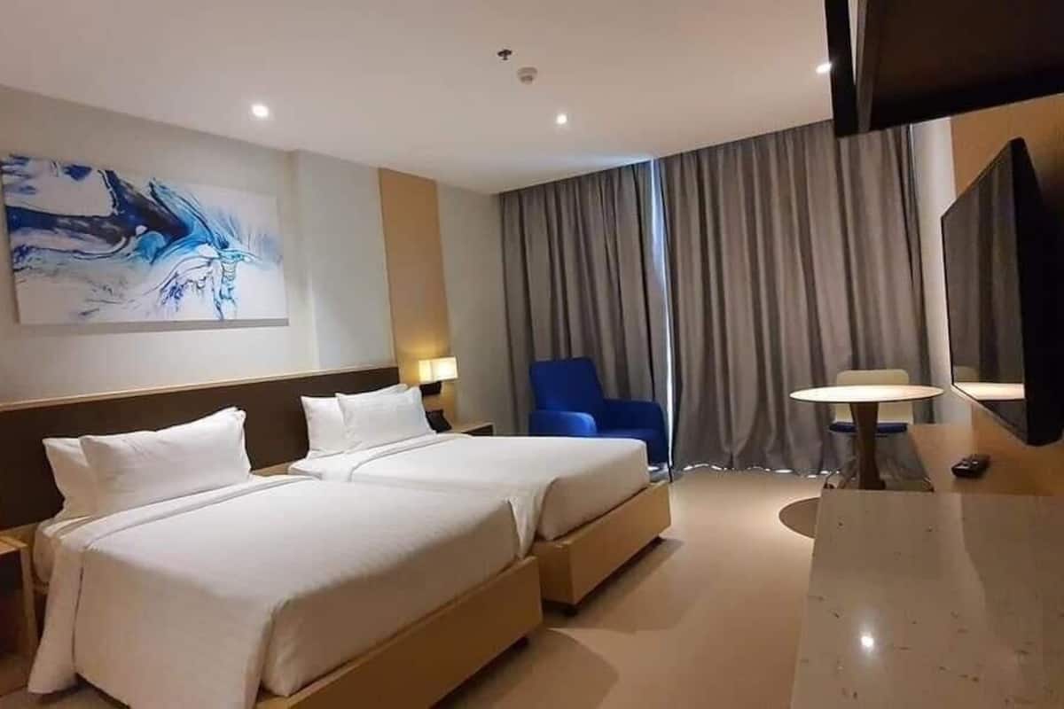 华丽双人房, 多张床, 海滩景观 | 埃及棉床单、高档床上用品、客房内保险箱、办公桌