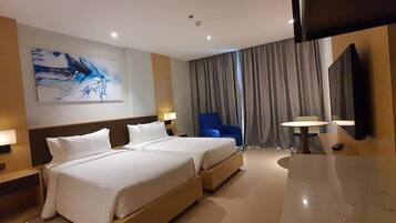 Deluxe Double Room, Multiple Beds, Beach View | Egyptian cotton sheets, premium bedding, in-room safe, desk