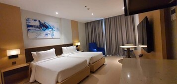 Deluxe Double Room, Multiple Beds, Beach View | Egyptian cotton sheets, premium bedding, in-room safe, desk