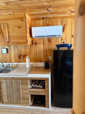 Fridge, microwave, coffee/tea maker, toaster - Ruth Lake Resort Cabin # 3 (Spurr Township)