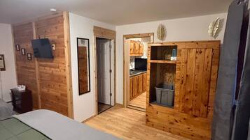 1 chambre, fer et planche à repasser, Wi-Fi, literie fournie