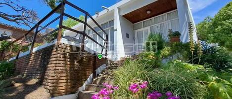 Fachada da propriedade