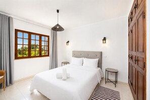 3 bedrooms, iron/ironing board, travel crib, WiFi