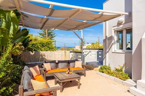 Terrace/patio - Villa Rea - Three Bedroom Villa, Sleeps 6 (Adelianos Kampos)