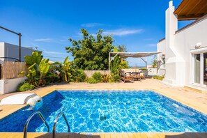 Pool - Villa Rea - Three Bedroom Villa, Sleeps 6 (Adelianos Kampos)