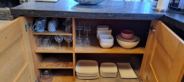 Dining - Your other Home
7-8 people, Detached Villa, Towels and Linens provided for free. (Grez-Doiceau)