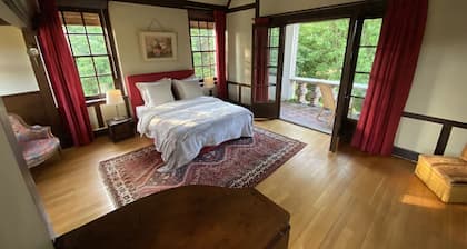 Chambre de Charme Avec vue Pour le Télétravail ou le Farniente !